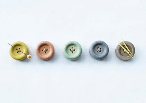 Cohana Shigaraki ware magnetic button pink blue green yellow needle holder 