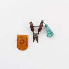 Load image into Gallery viewer, Cohana Seki Mini Scissors Made in Japan

