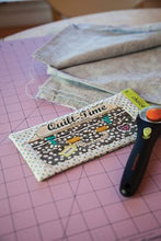 Load image into Gallery viewer, Step by step traditional foundation paper and freezer paper