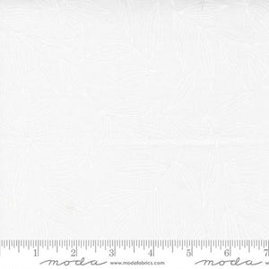 This crisp white on white fabric features a delicate white on white leaf design low volume background Moda Create by Alli K high quality quilt fabric sewing bags garments clothing 