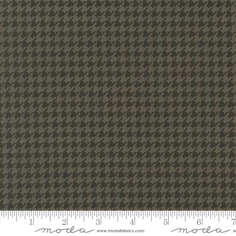 Home Sweet Haunt Stacy Hsu Moda Fabrics Halloween vintage style quilt cotton fabric bags garments bats houndtooth check charcoal gray and pewter black