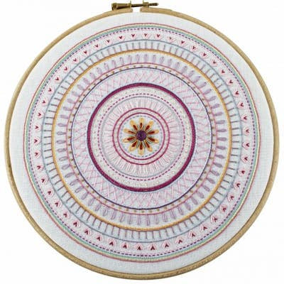 Beginner embroidery kit Made in France Un Chat dans l'aiguille Yoshimi pretty Mandela No. 2 concentric circles pink yellow red blue gray   includes everything needed for handwork 