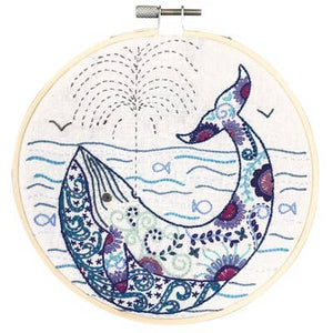 Beginner embroidery kit Made in France Un Chat dans l'aiguille Madeline the Whale flowers and water spout in the ocean sea pretty includes everything needed for handwork 